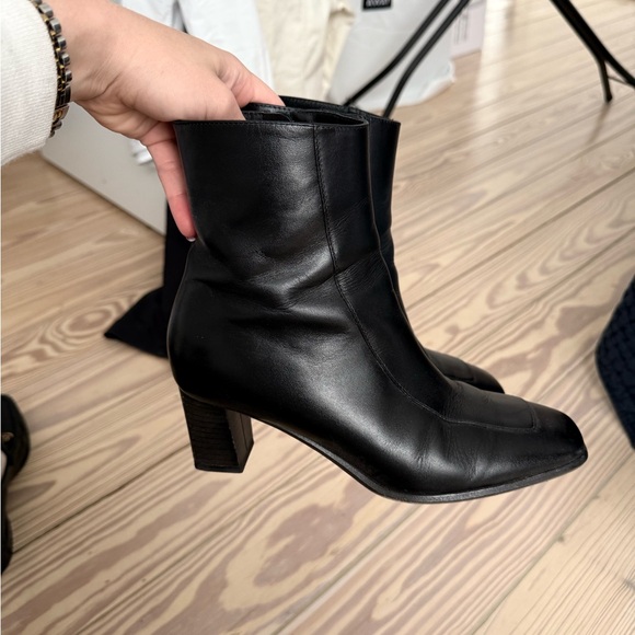 Banana Republic Black Italian Leather Ankle Boots-  Lucca Boots - Picture 6 of 15